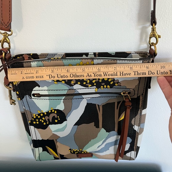 Fossil Crossbody and Wristlet Wallet - Picture 9 of 12